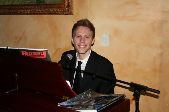Photo Coverage: BC/EFA 'Salon: Six Degrees of Broadway Cares' Benefit — photo 6 of 22