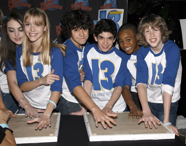 Elizabeth Egan Gillies, Delaney Moro, Joey La Varco, Al Calderon, Malik Hammond and E Photo