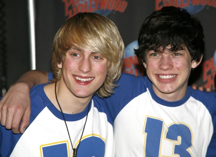 Photo Coverage: Cast of '13' Hand Print Ceremony at Planet Hollywood Image