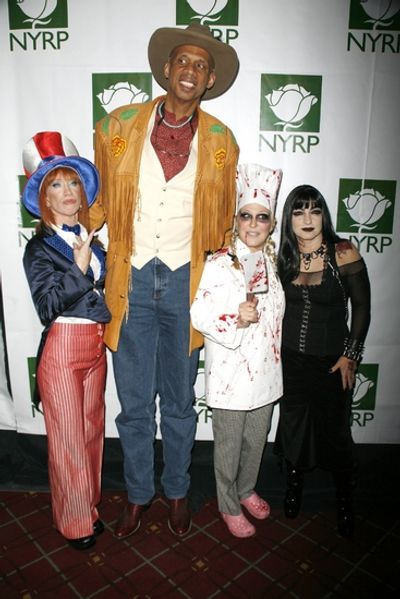 Kathy Griffin, Kareem Abdul-Jabbar, Bette Midler and Gloria Estefan Photo