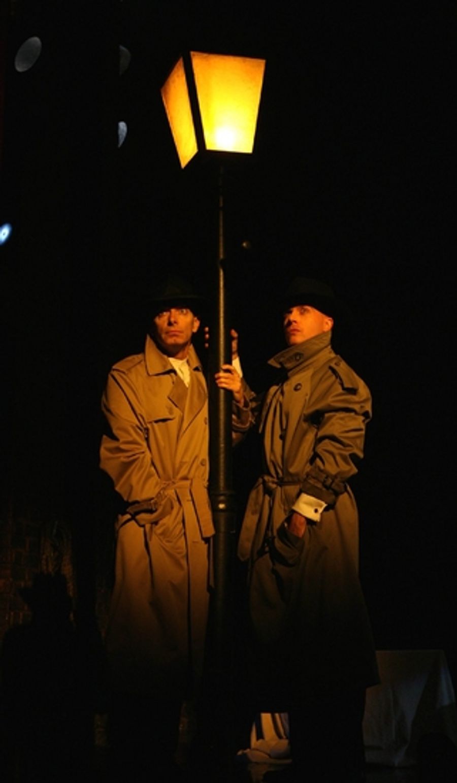 Photo Flash: Kuhn and Faridany Join THE 39 STEPS Cast Image