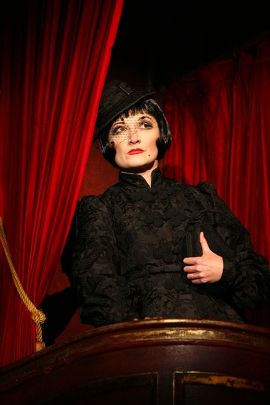 Photo Flash: Kuhn and Faridany Join THE 39 STEPS Cast Image
