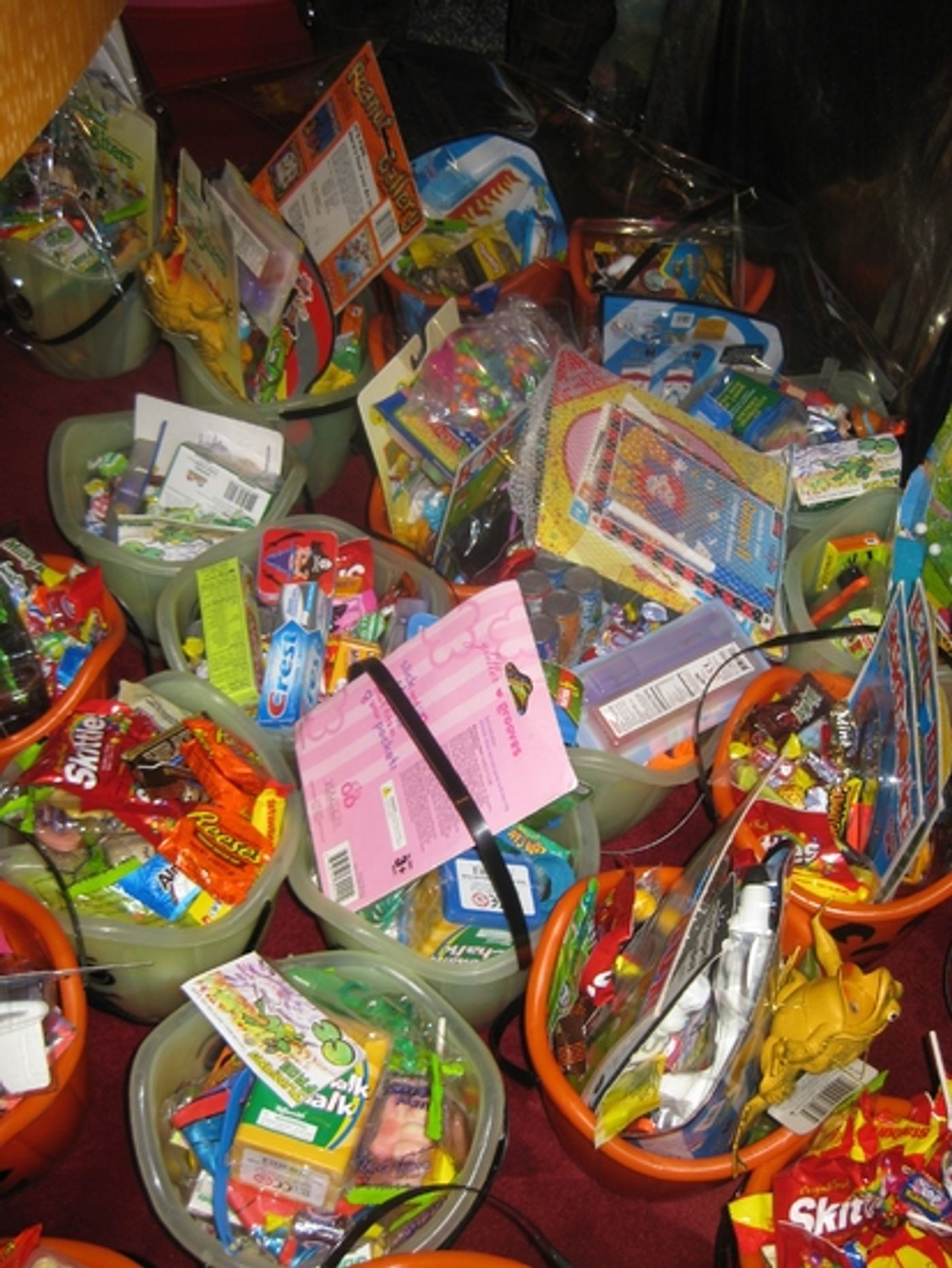 Photo Flash: Broadway Kids Care Make Halloween Pails for Freedom House  Image