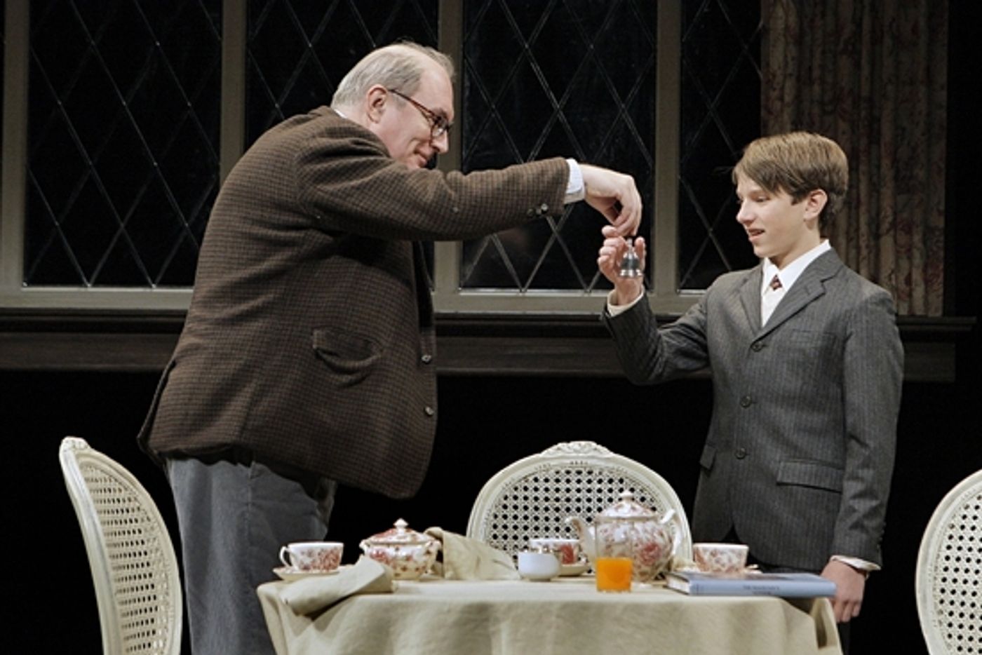 Photo Flash: SHADOWLANDS at the Guthrie Theatre  Image