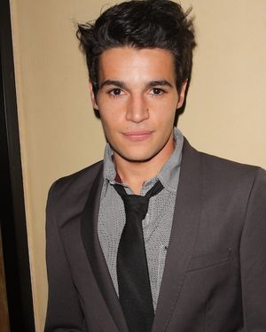 Christopher Abbott

 Photo