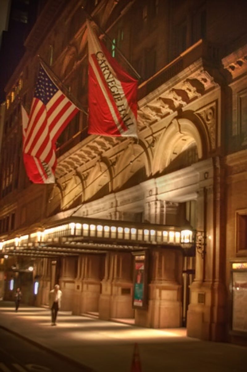 Photo Coverage: 'A LOVE LETTER TO NEW YORK' at Carnegie Hall — photo 1 of 27