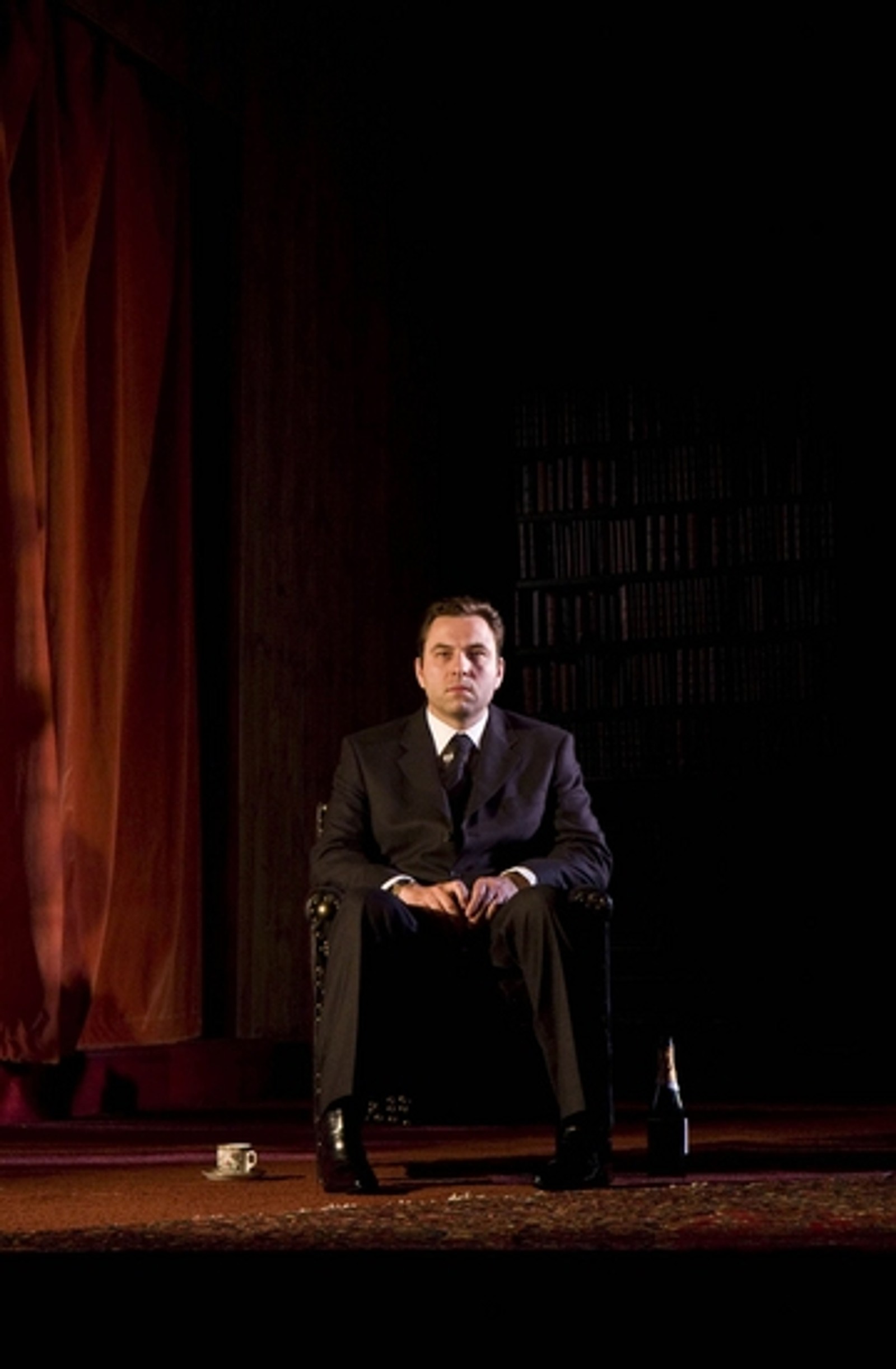 Photo Flash: NO MAN'S LAND at the Duke of York — photo 4 of 7
