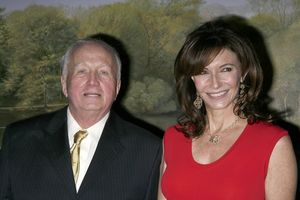 Harold G. Baldridge and Mary Steenburgen
@ BroadwayWorld Harold G. Baldridge and Mary Steenburgen
Photo