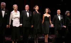John Slattery, Angela Lansbury, Brian Bedford, Annette Bening, Keri Russell, Joel Gre Photo