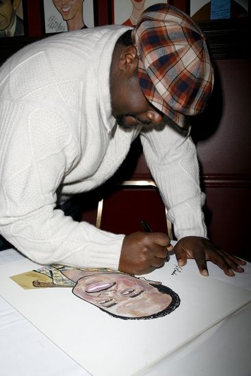 Photo Coverage: AMERICAN BUFFALO Stars View Sardi's Portraits — photo 23 of 32