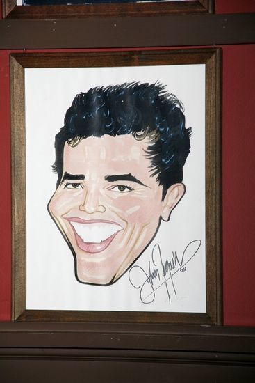 Photo Coverage: AMERICAN BUFFALO Stars View Sardi's Portraits — photo 30 of 32