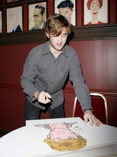Photo Coverage: AMERICAN BUFFALO Stars View Sardi's Portraits — photo 24 of 32