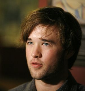 Haley Joel Osment Photo