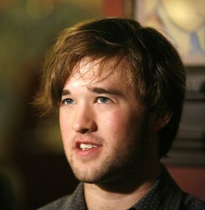 Haley Joel Osment Photo