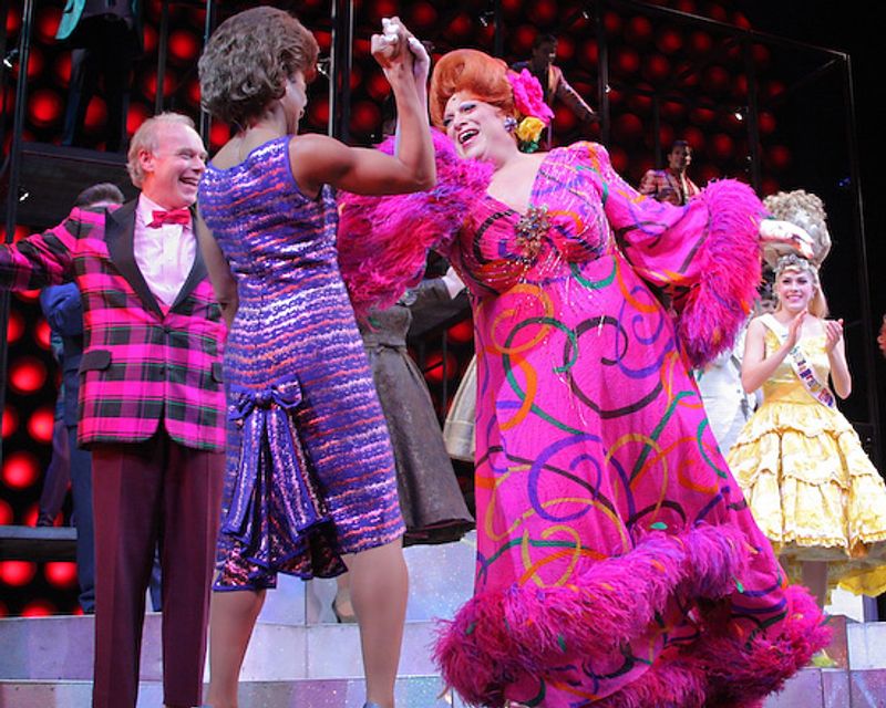 Photo Coverage: HAIRSPRAY Welcomes Back Harvey! — photo 19 of 33