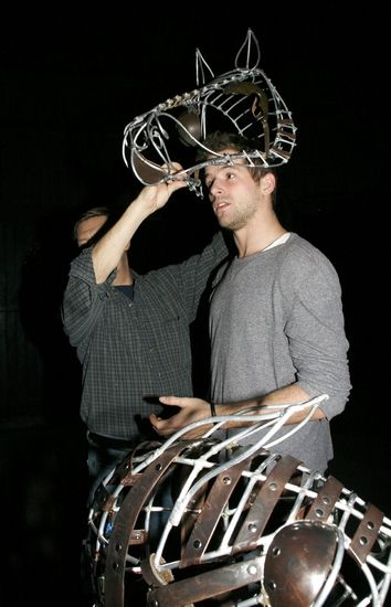 Photo Coverage: EQUUS Unveils Original 'Horse Head' Prop — photo 5 of 39