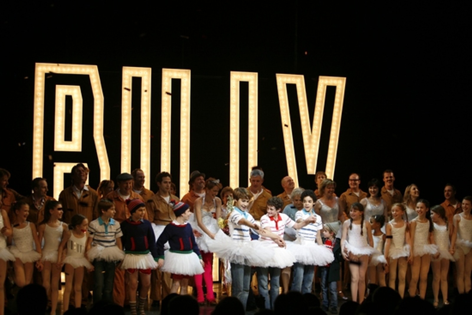 Photo Coverage: BILLY ELLIOT Opening Night Curtain Call — photo 23 of 40