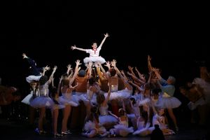 Trent Kowalik and the Billy Elliot Ensemble
@ BroadwayWorld Trent Kowalik and the Billy Elliot Ensemble
Photo