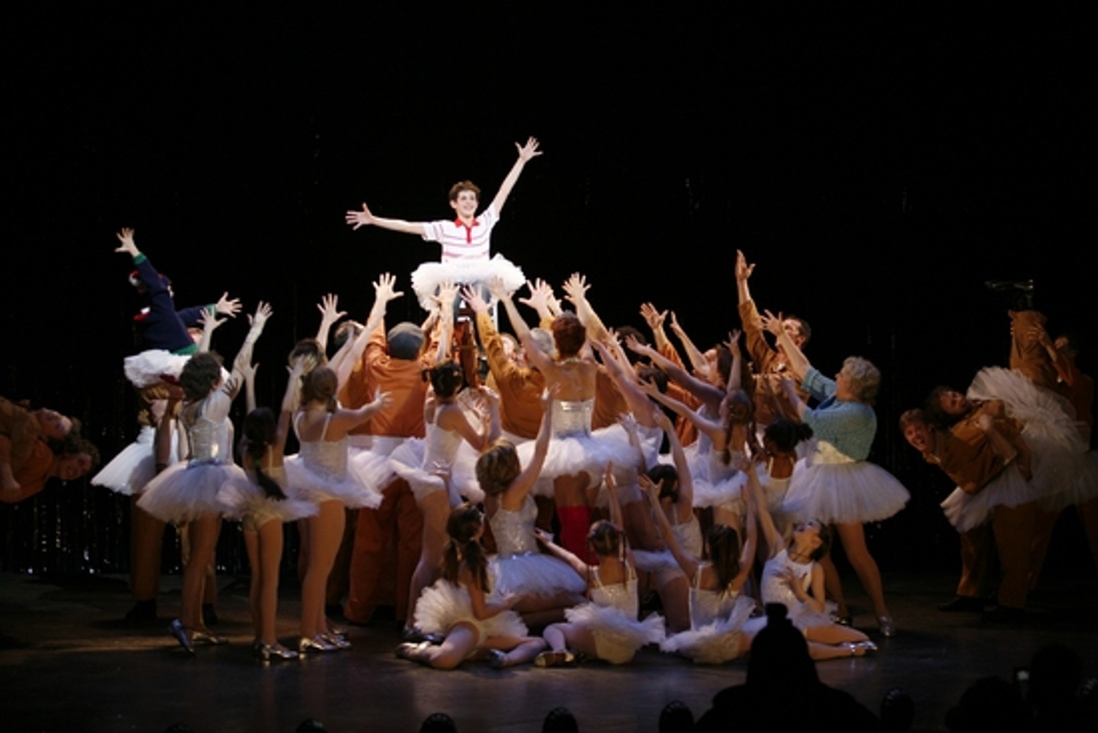 Photo Coverage: BILLY ELLIOT Opening Night Curtain Call — photo 7 of 40