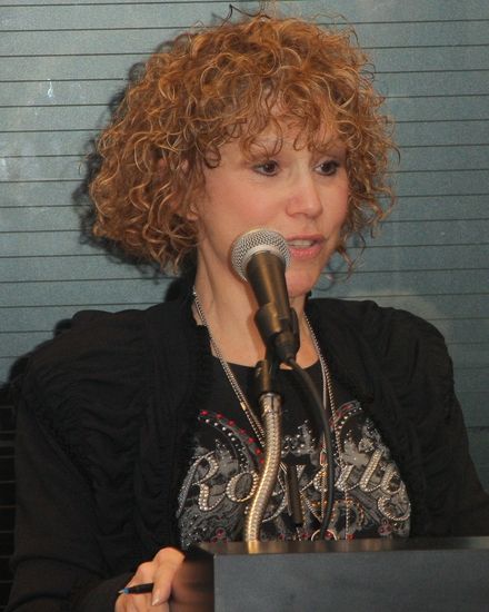 Carrie Robbins Photo