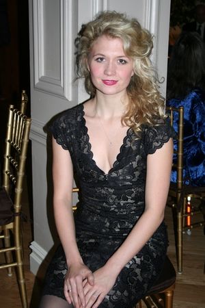 Scarlett Strallen (Mary Poppins) @ BroadwayWorld Scarlett Strallen (Mary Poppins) Photo