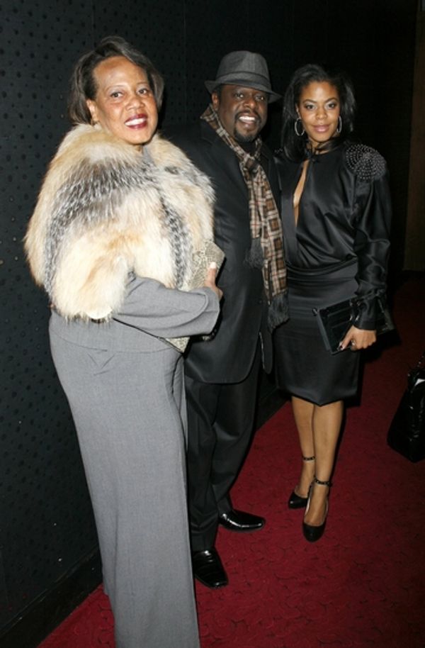 Cedric The Entertainer and family Photo