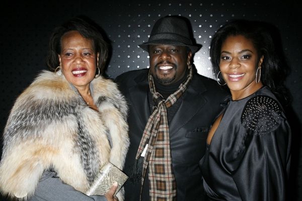 Cedric The Entertainer and family Photo