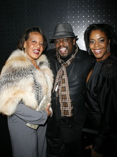 Cedric The Entertainer and family Photo