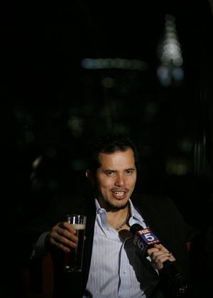 John Leguizamo Photo