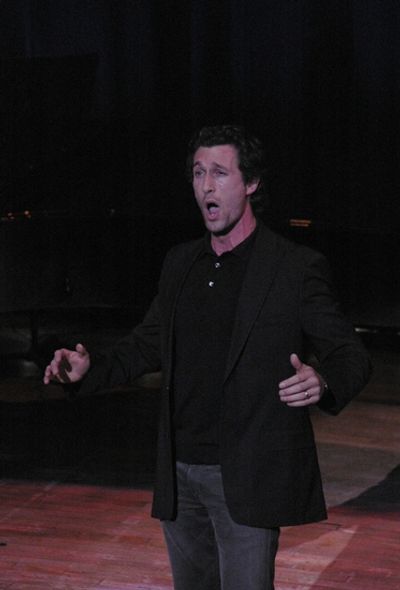 Aaron Lazar Photo