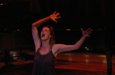 Julia Murney Photo