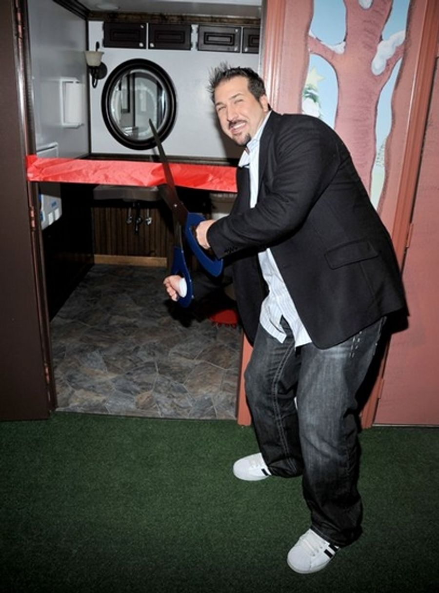 Photo Coverage: Joey Fatone Inaugurates NYC Toilets Image