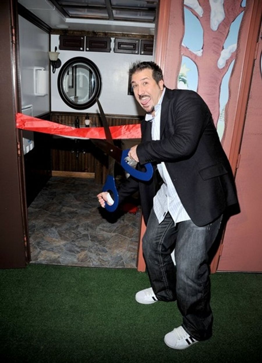 Photo Coverage: Joey Fatone Inaugurates NYC Toilets Image