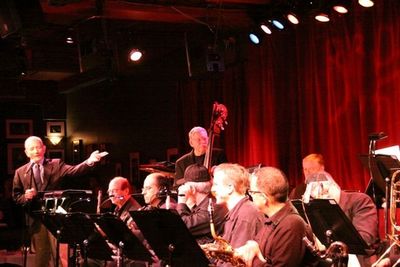 Jonathan Tunick and the band Photo