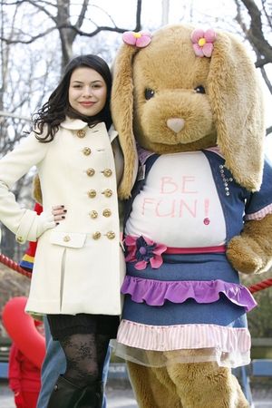 Miranda Cosgrove @ BroadwayWorld Miranda Cosgrove Photo