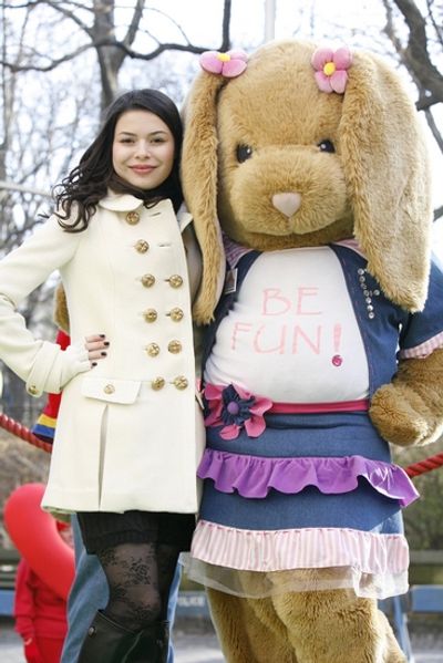 Miranda Cosgrove Photo