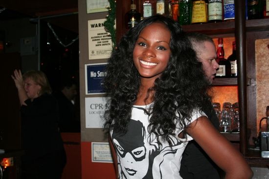 Photos: Stockings With Care's 4th Annual 'Celebrity Bartending Night' — photo 12 of 47