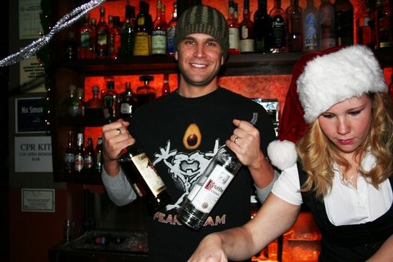 Photos: Stockings With Care's 4th Annual 'Celebrity Bartending Night' — photo 29 of 47