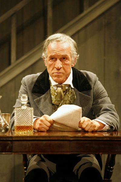 Daniel J. Travanti  Photo