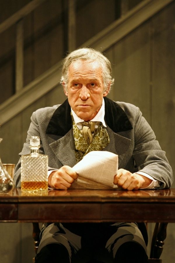 Daniel J. Travanti  Photo