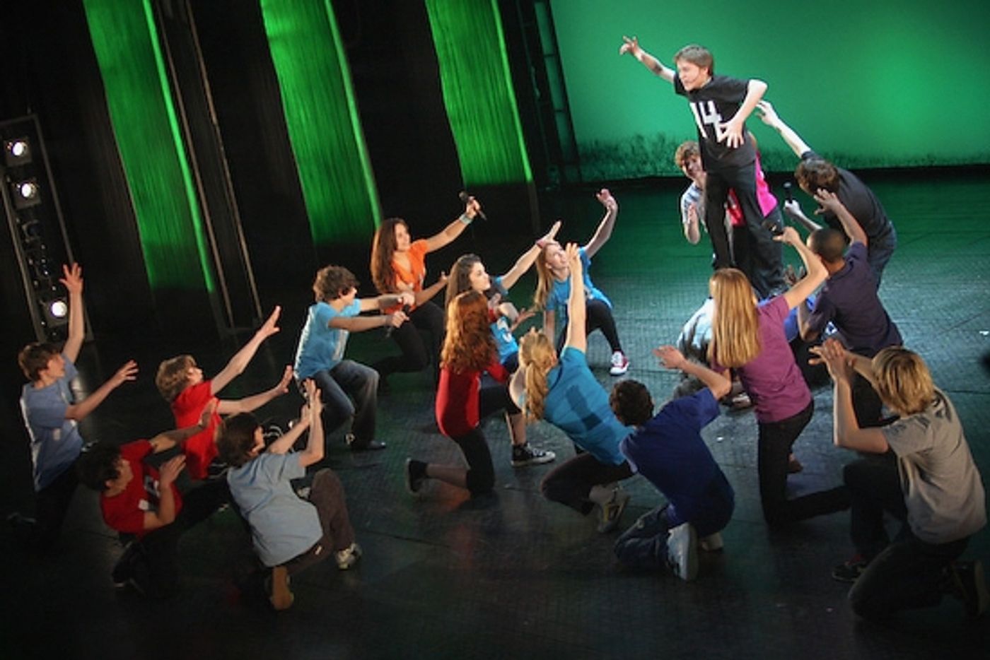 Photo Coverage: GYPSY OF THE YEAR 2008 - Performance  Image