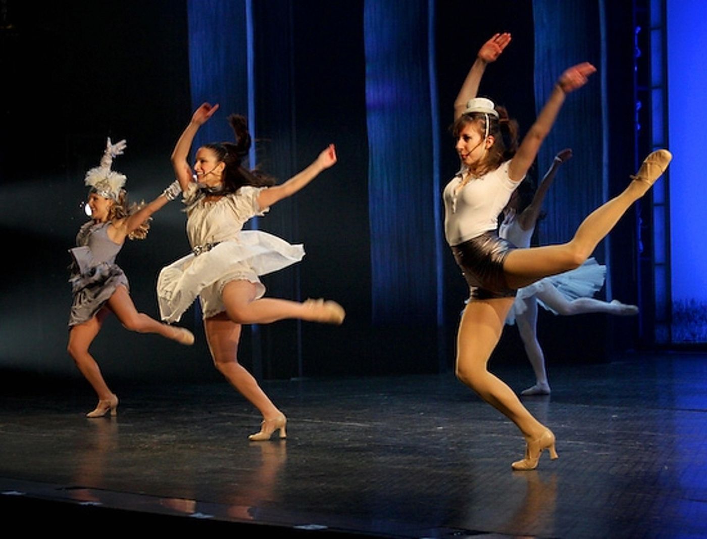 Photo Coverage: GYPSY OF THE YEAR 2008 - Performance  Image