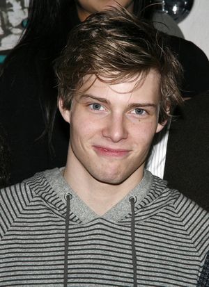 Hunter Parrish @ BroadwayWorld Hunter Parrish Photo