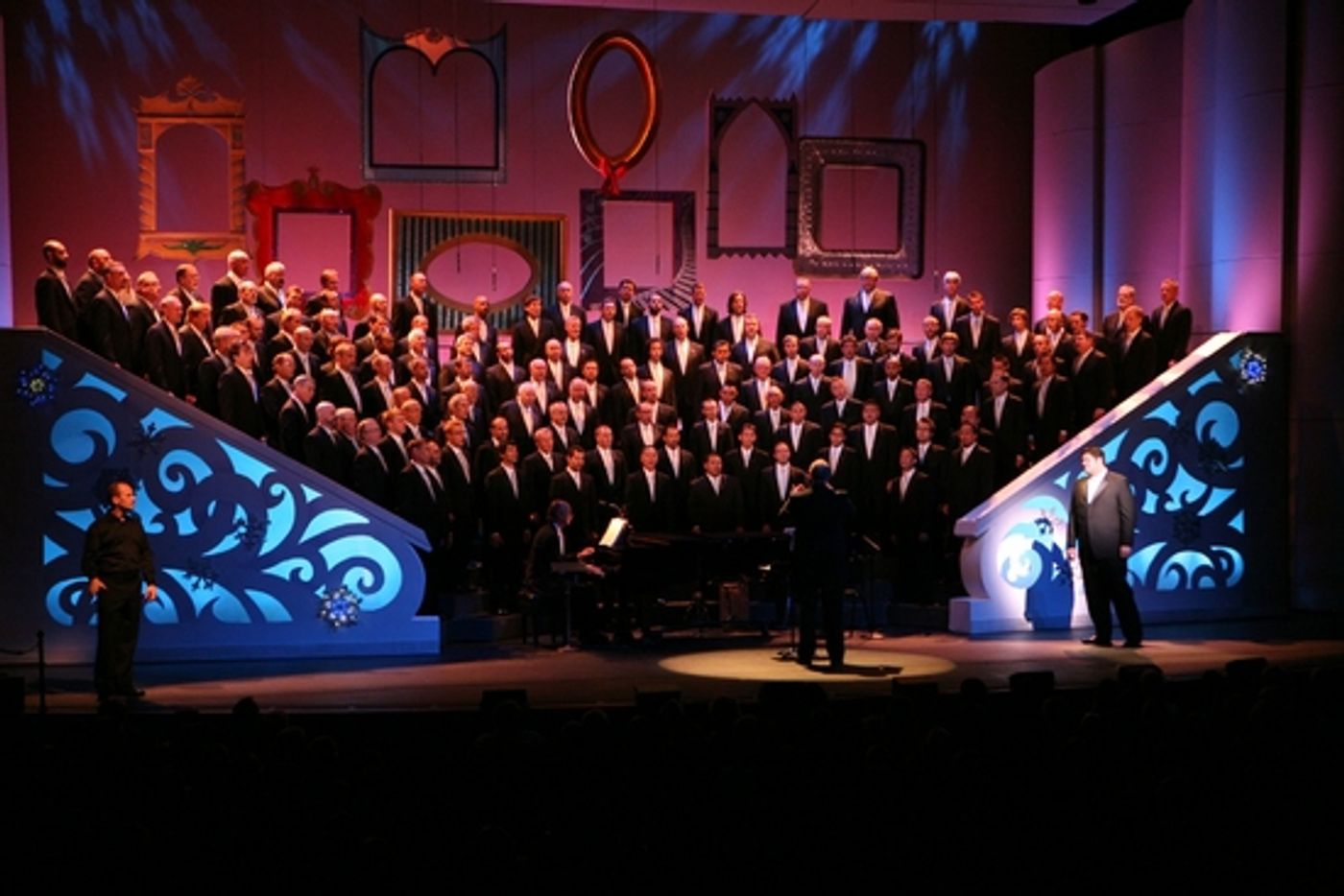 Photo Coverage: Alex Theatre's 'IT'S A FABULOUS LIFE'  Image