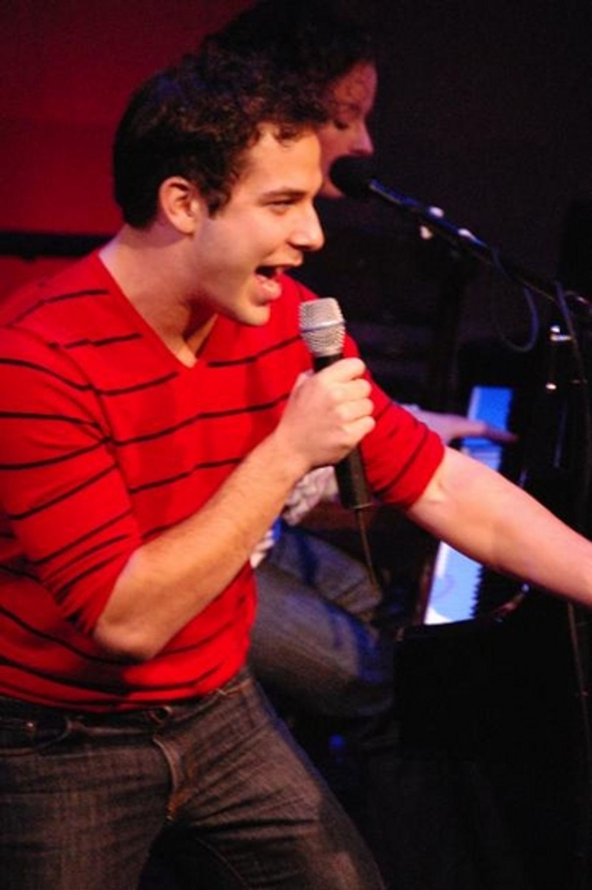 Skylar Astin at ASTEP Holiday Benefit Concert