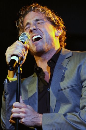Photo Coverage: UPRIGHT CABARET's Holiday Blowout 2008 — photo 15 of 33