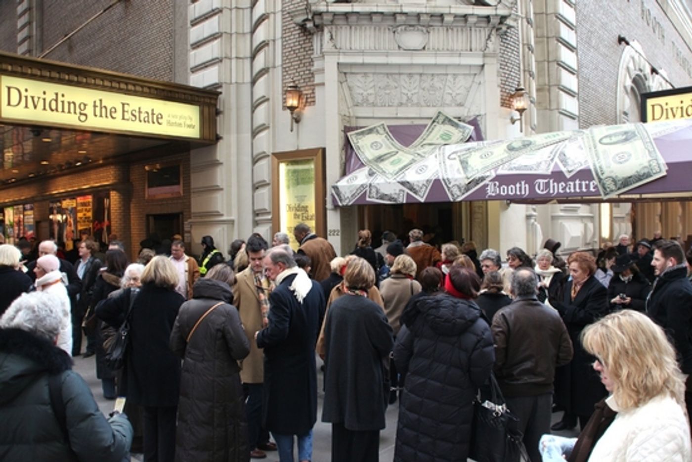 Photo Essay: January 4th, 2009 'Closing Day on Broadway'  Image