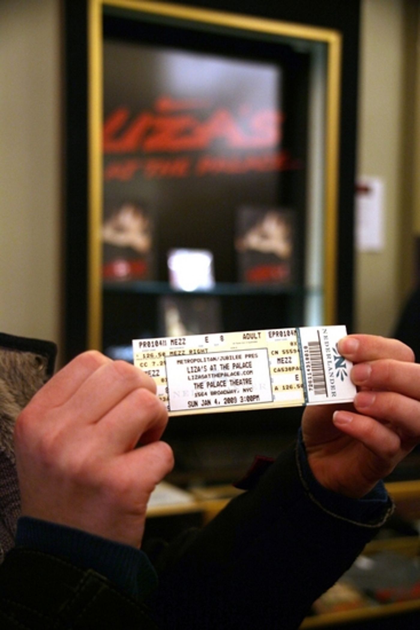 Photo Essay: January 4th, 2009 'Closing Day on Broadway'  Image