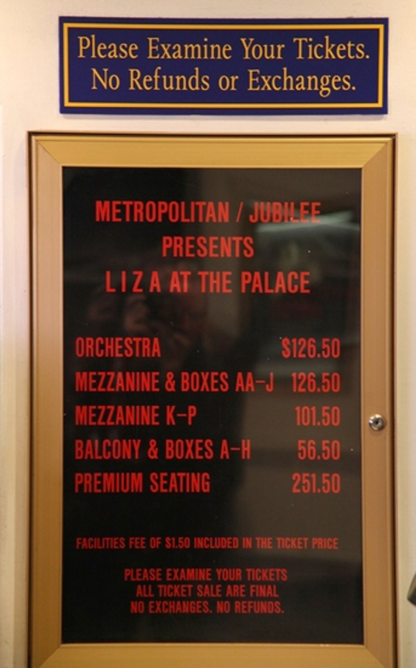 Photo Essay: January 4th, 2009 'Closing Day on Broadway'  Image