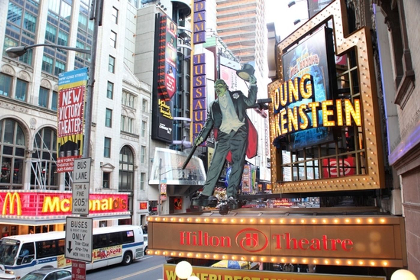 Photo Essay: January 4th, 2009 'Closing Day on Broadway'  Image